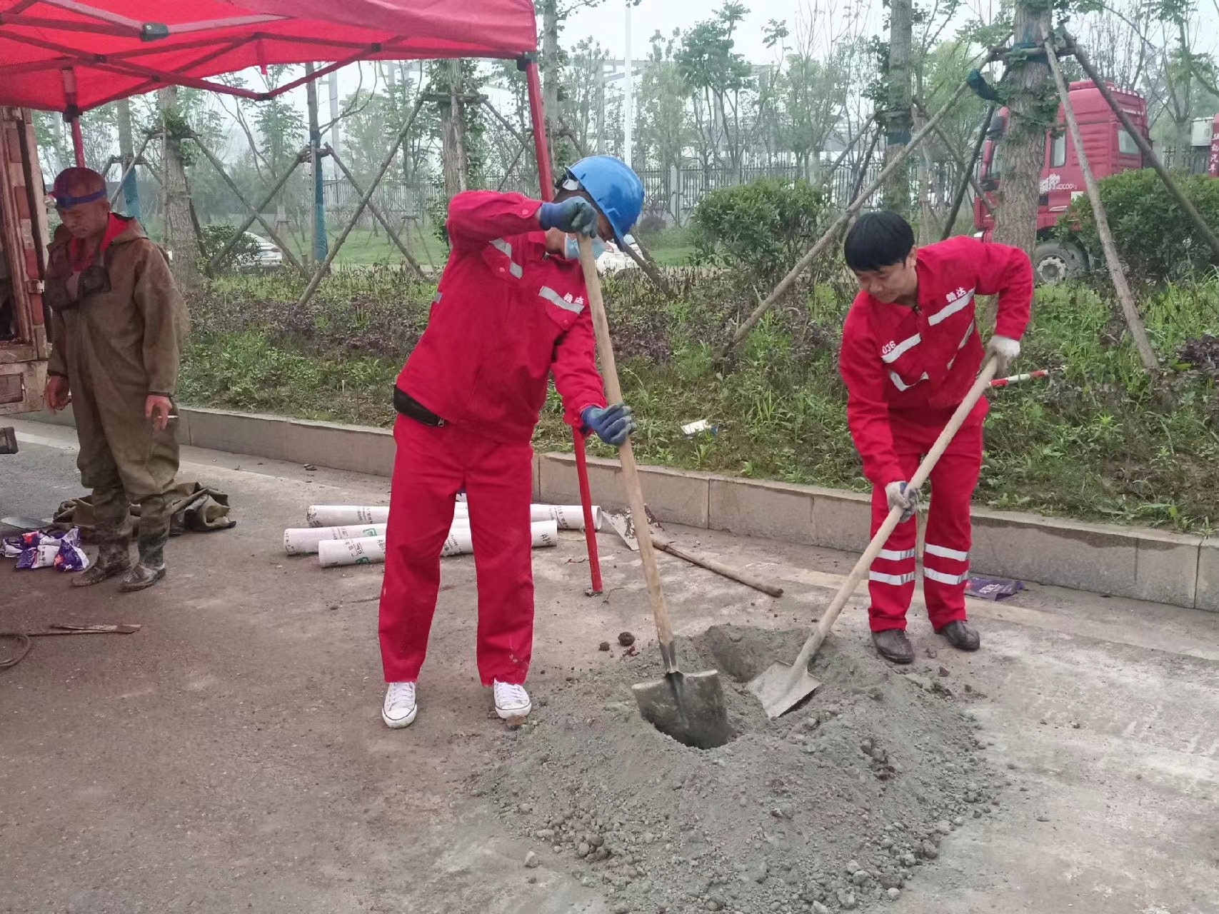 临渭管道疏通哪家好】及时进行市政管道清淤